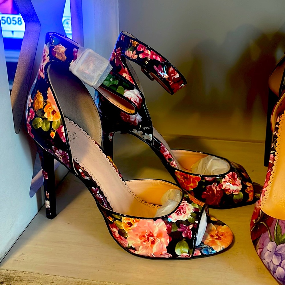 Women Heels (shoes) size 8.5 & 9 Fashion Nova and Other Brands